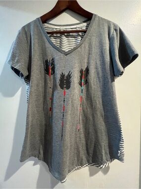 Toms x Target Gray V‑Neck Short Sleeve Tee with Feather Motif- Large